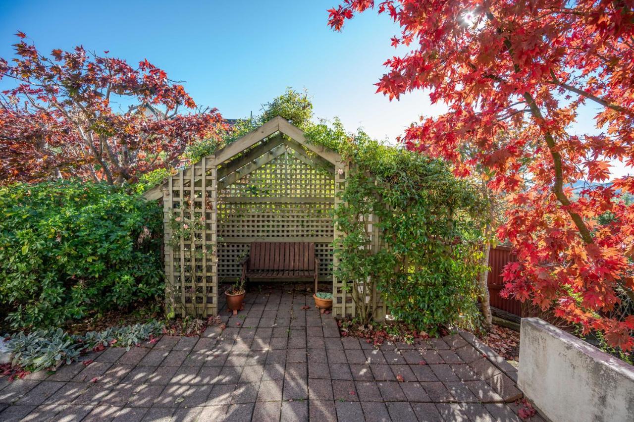 Rose On The Bay - Akaroa Holiday Home ภายนอก รูปภาพ